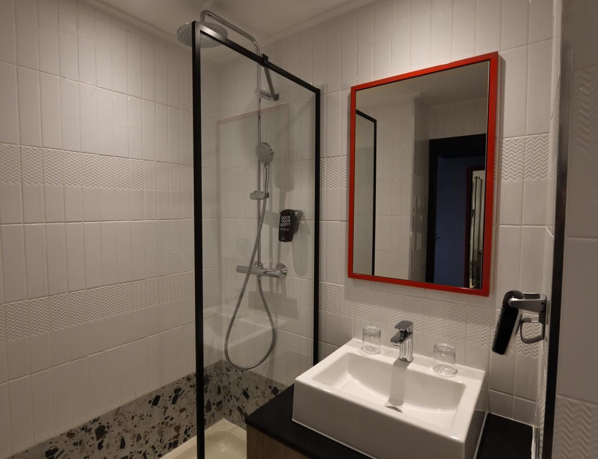 Ibis Styles Abidjan Plateau Otel Dış mekan fotoğraf