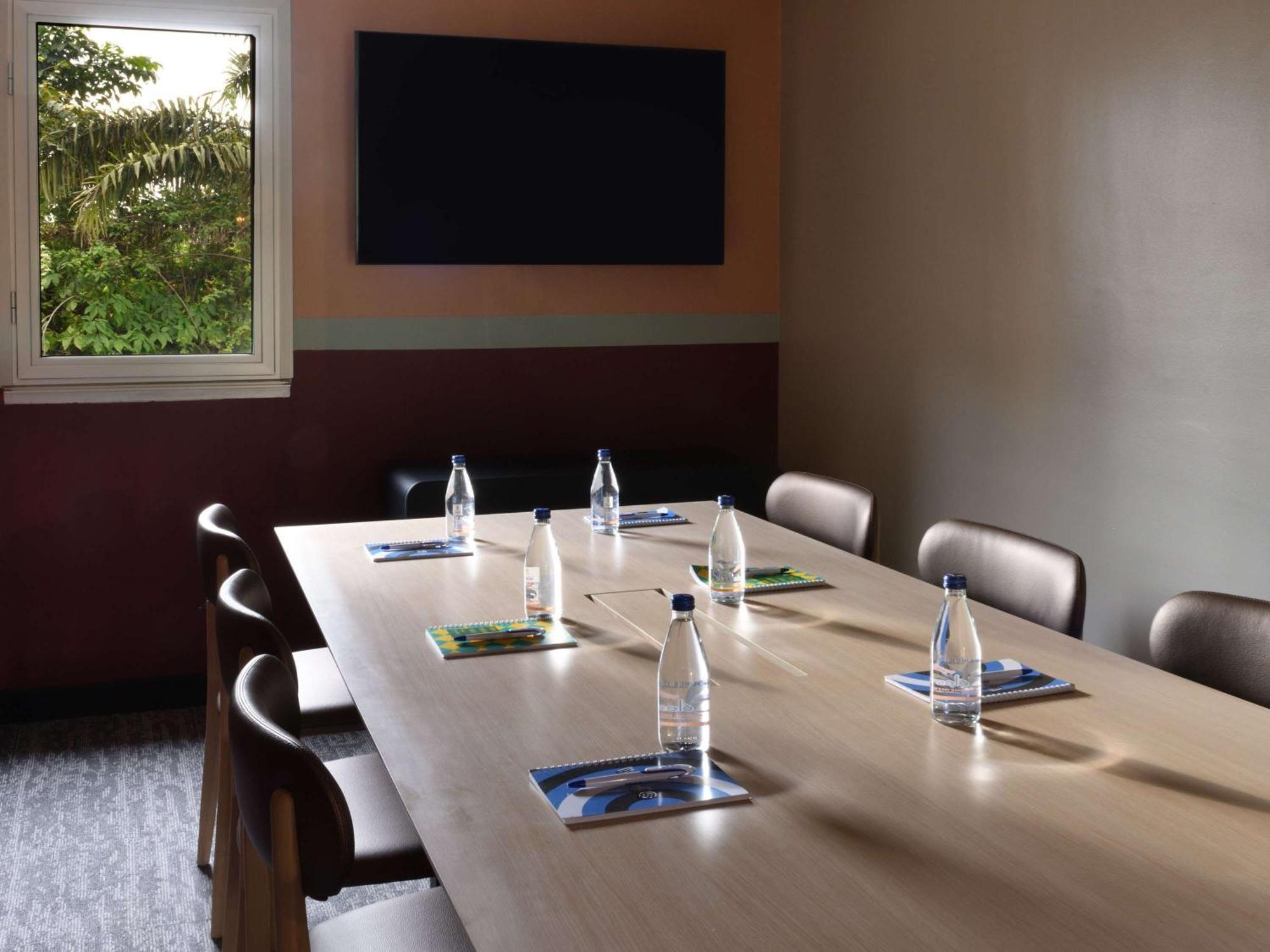 Ibis Styles Abidjan Plateau Otel Dış mekan fotoğraf