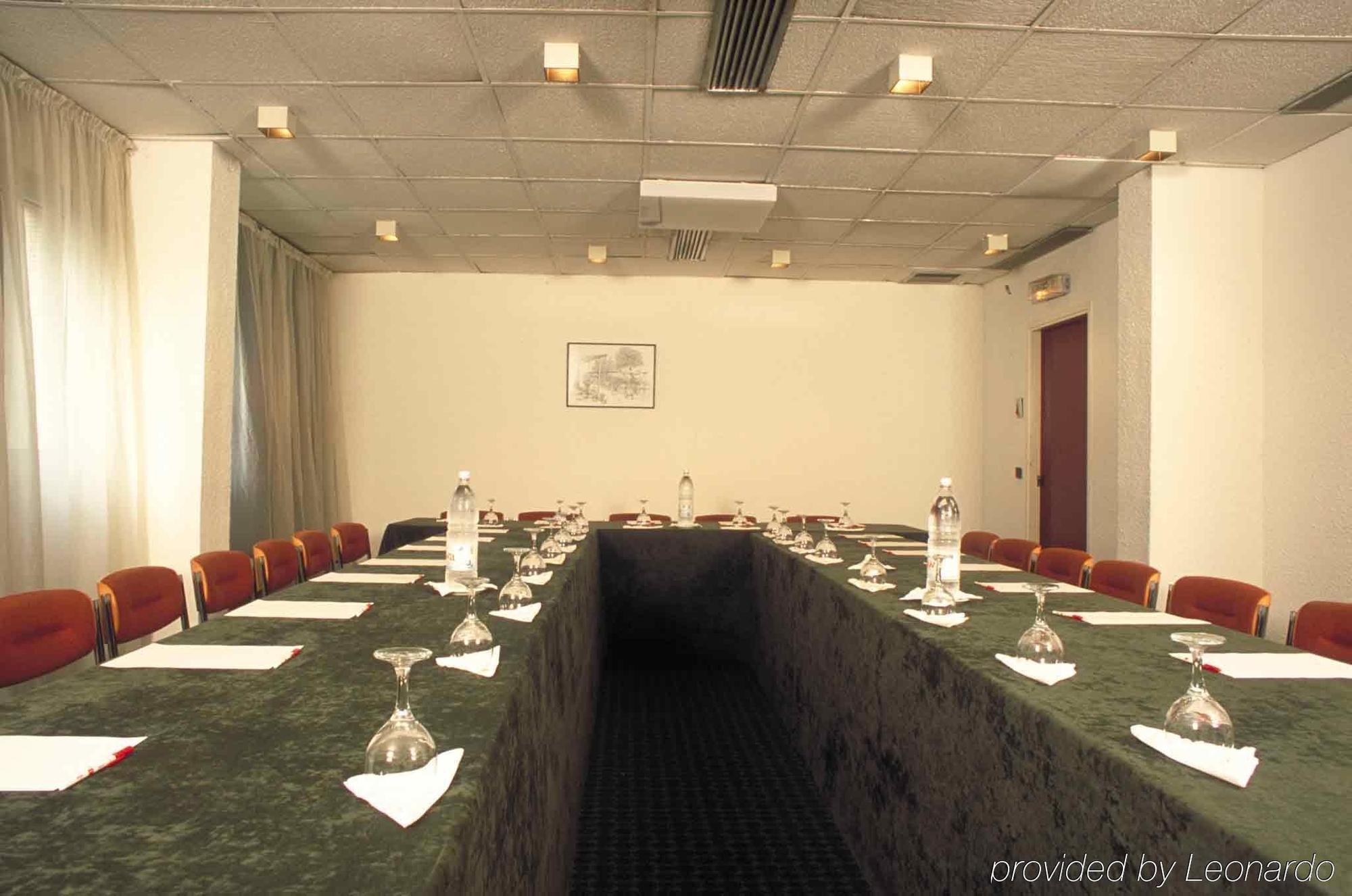 Ibis Styles Abidjan Plateau Otel Dış mekan fotoğraf