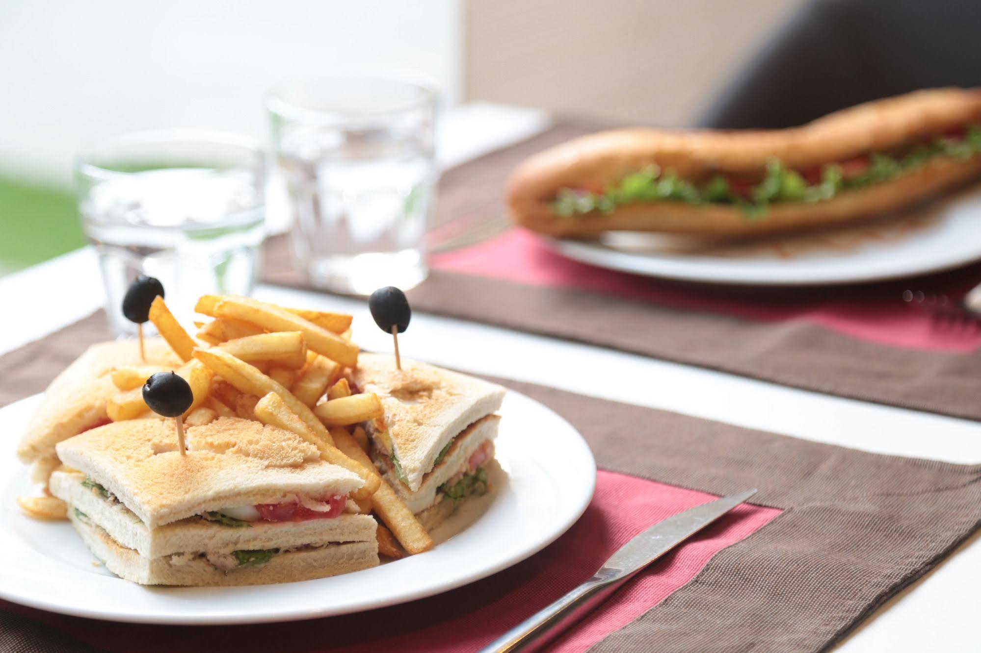 Ibis Styles Abidjan Plateau Otel Dış mekan fotoğraf